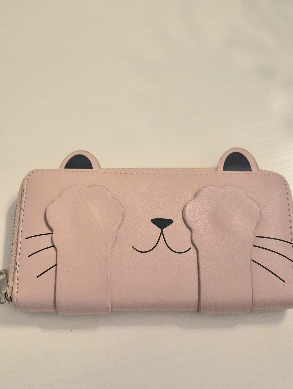 ​🐾 Adorable Peek-A-Boo  Kitten Magnetic Paws Zip-Around Wallet — Blush Pink